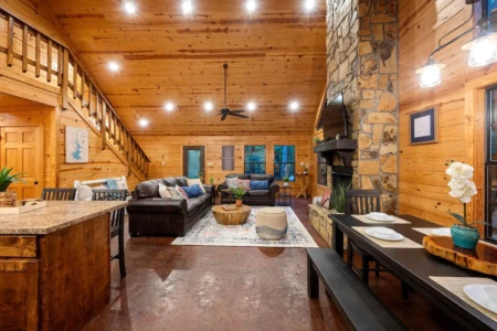 Beautiful Updated Cabin- listing airbnb- 10