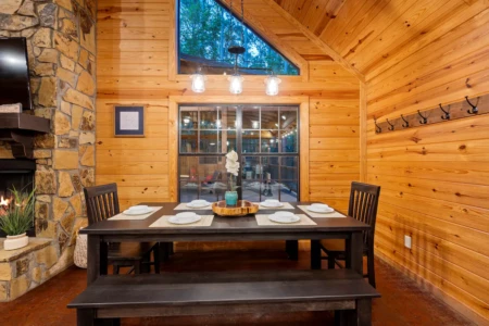 Beautiful Updated Cabin- listing airbnb- 15