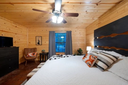 Beautiful Updated Cabin- listing airbnb- 22