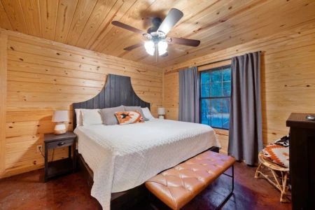 Beautiful Updated Cabin- listing airbnb- 24