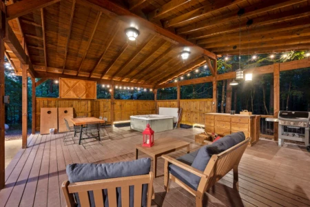 Beautiful Updated Cabin- listing airbnb- 35