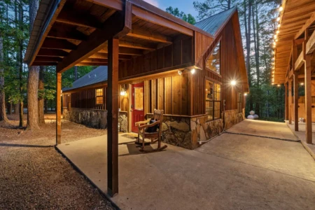 Beautiful Updated Cabin- listing airbnb- 43