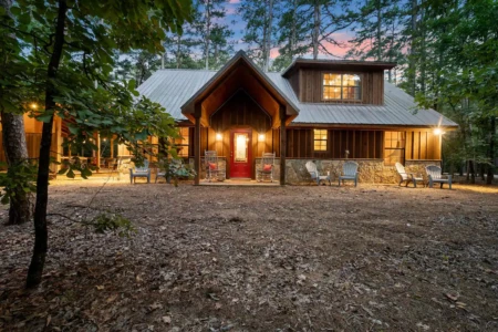 Beautiful Updated Cabin- listing airbnb- 8